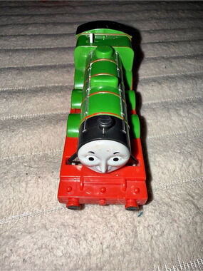 Thomas & Friends TrackMaster Henry Green Engine Motorized Toy Train
